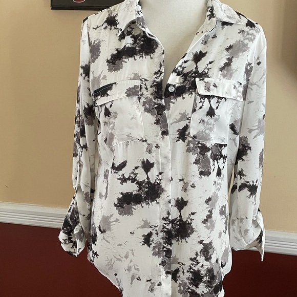 NWOT long sleeve splotch blouse size medium - Picture 2 of 6